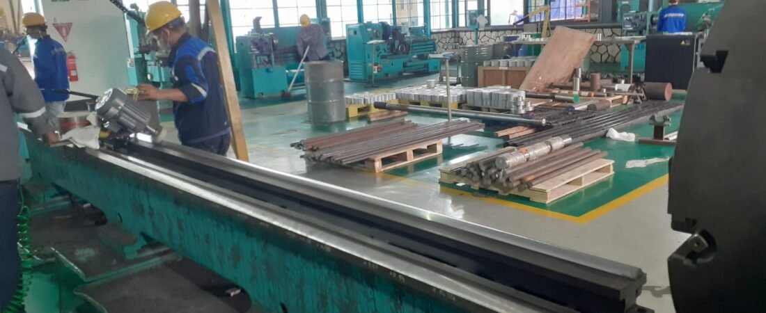 Restorasi Presisi: Proyek Grinding Bed Mesin Bubut Konvensional 4 Meter di PLN Jalan Banten